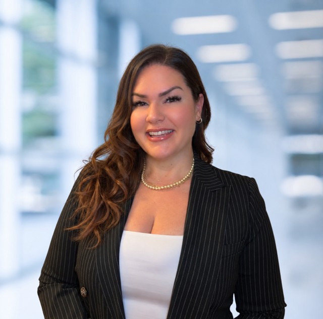 https://assets.reputation.com/assets/71d8bb3ab28/Roxanna_Dadrass_Headshot_(1)__1791335123082.jpg