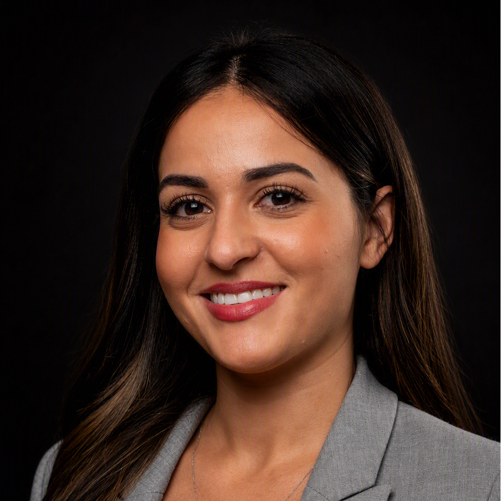 https://assets.reputation.com/assets/71d8bb3ab28/Sheyla's_headshot___1791335522904.png